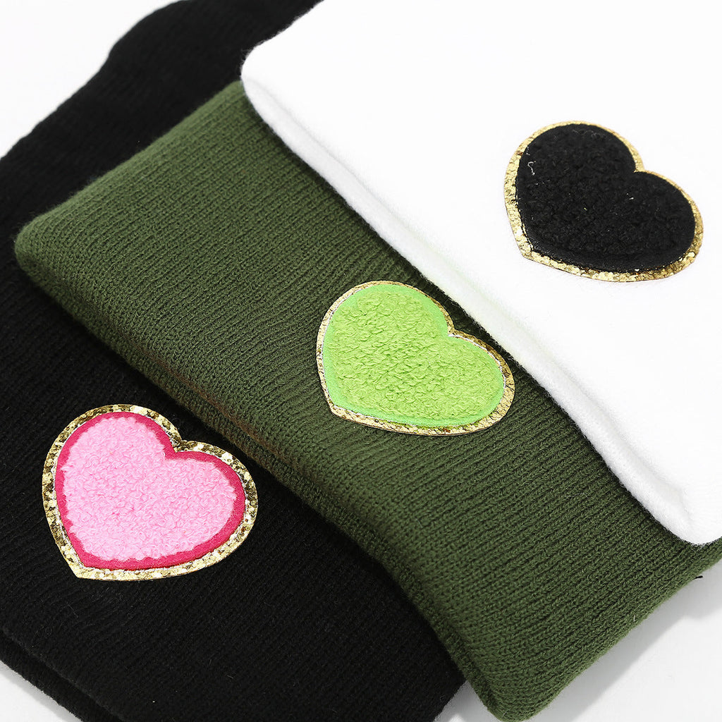 Chic Knitted Wool Hat with Love Label - Cozy & Stylish