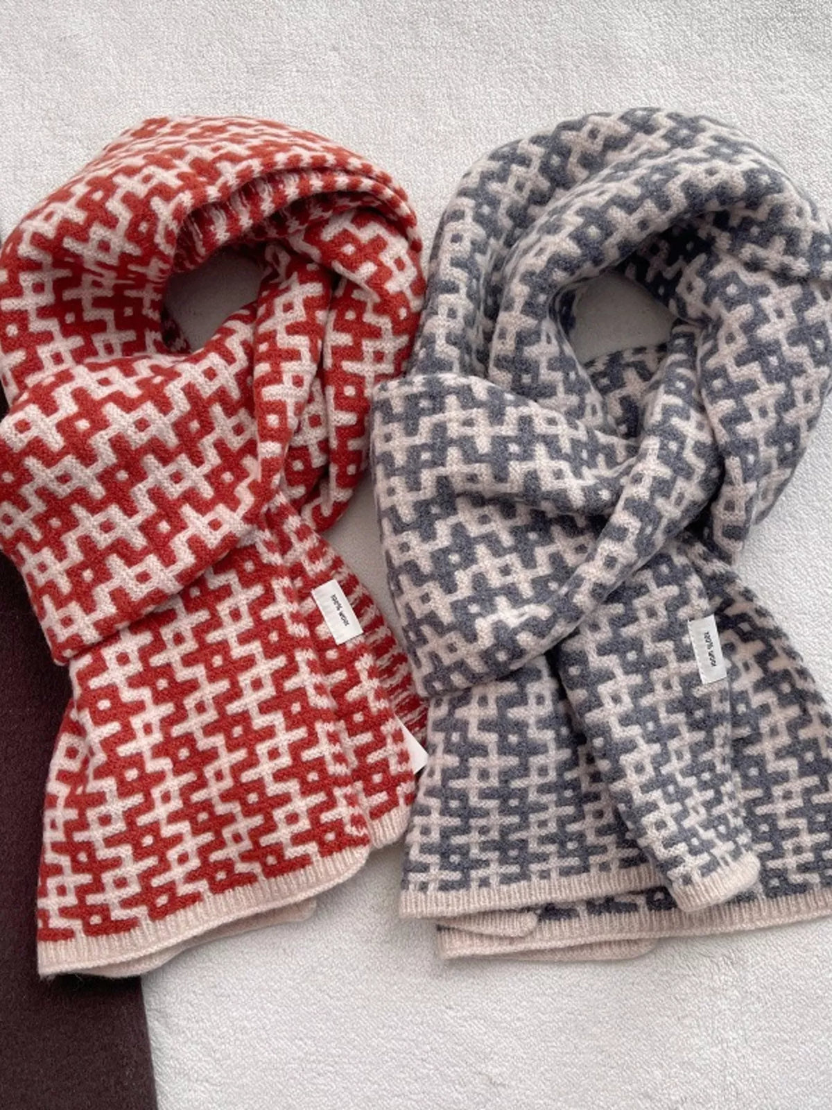 Wool Geometric Pattern Knitted Scarf